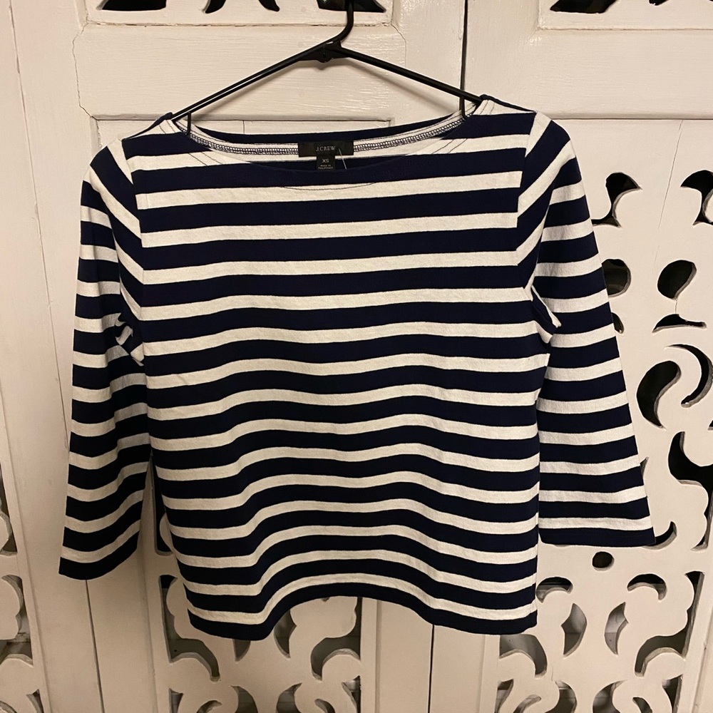 J crew NWT navy and white striped boatneck top. 3/4 sleeve. Size XS. 100% cotton